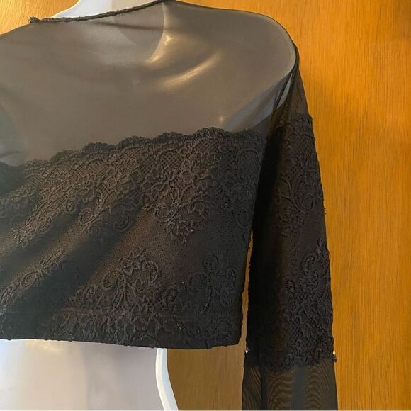 ✨ Lightweight Long sleeve crop top with lace and rhinestone details. Size Large - Picture 8 of 14